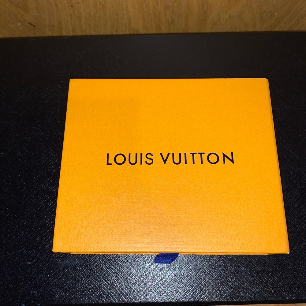 Louis Vuitton box